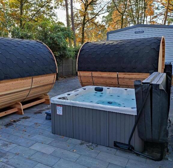 Номер Deluxe с Гидромассажем, Motel  Bungalow & Chaletpark De Brenkberg