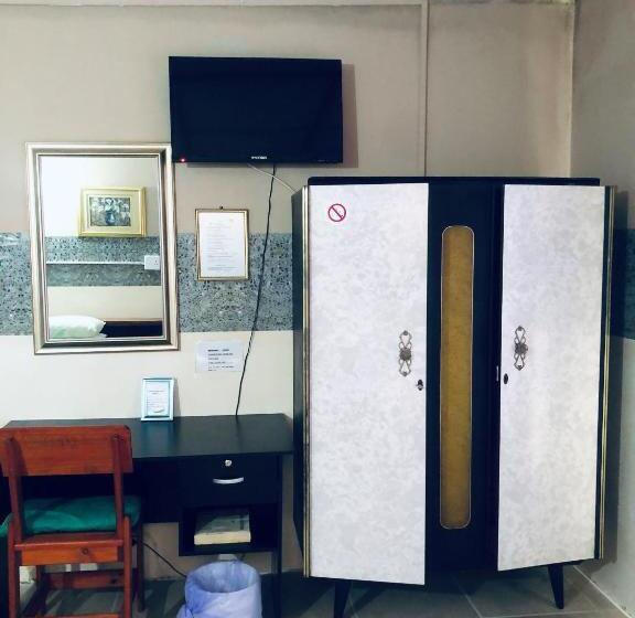 اتاق استاندارد, Feathers Inn Guest House