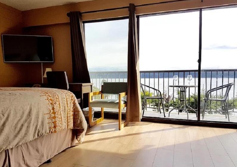 クイーンサイズベッドのスイートルーム, Above Tide Motel