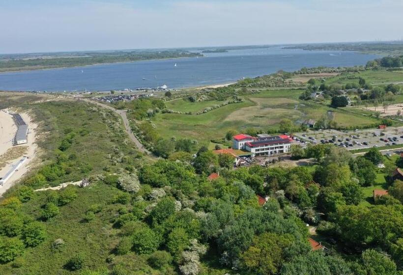 Suite with lake view, Strandhotel Duinoord
