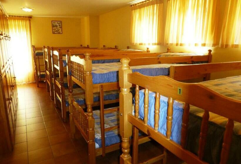 Кровать в Общей Комнате, Albergue Turístico Briz