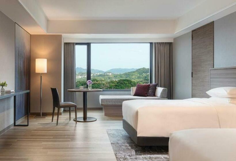 اتاق سوپریور با چشم‌انداز باغ, Nanki Shirahama Marriott