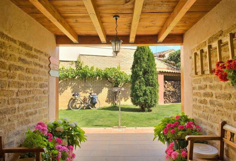 غرفة قياسية ثلاثية, Albergue Lamorena
