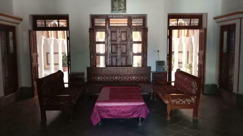 جناح, Radhika Haveli, Mandawa