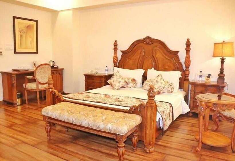 سوئیت رویال, Shouryagarh Resort & Spa