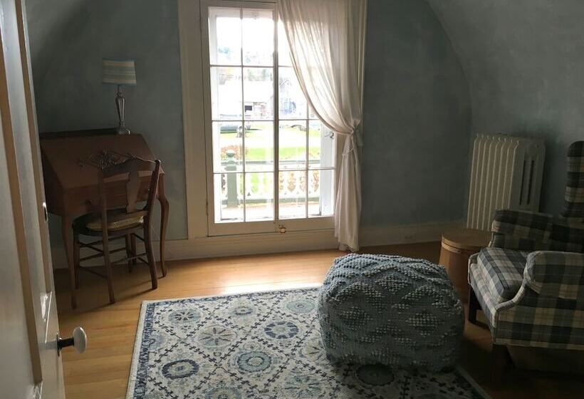 Люкс Повышенной Комфортности, Dream House Country Inn