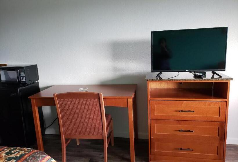 キングサイズベッドのデラックスルーム, Budget Inn