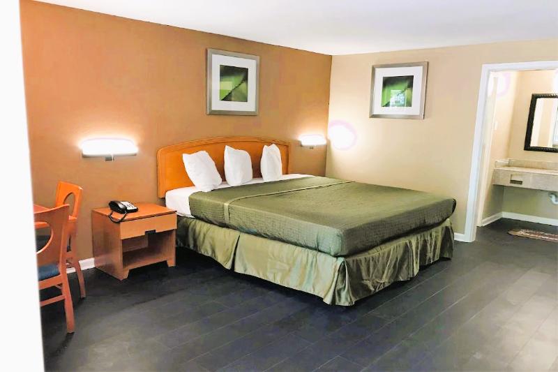 스탠다드 룸 킹사이즈 침대, OYO Hotel Tallahassee Downtown