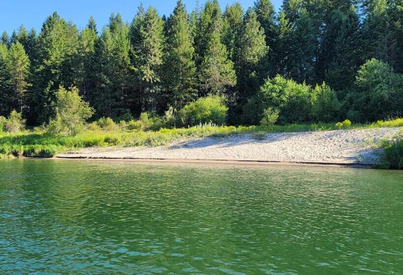Номер Deluxe, Riverfront Motel & Cabins