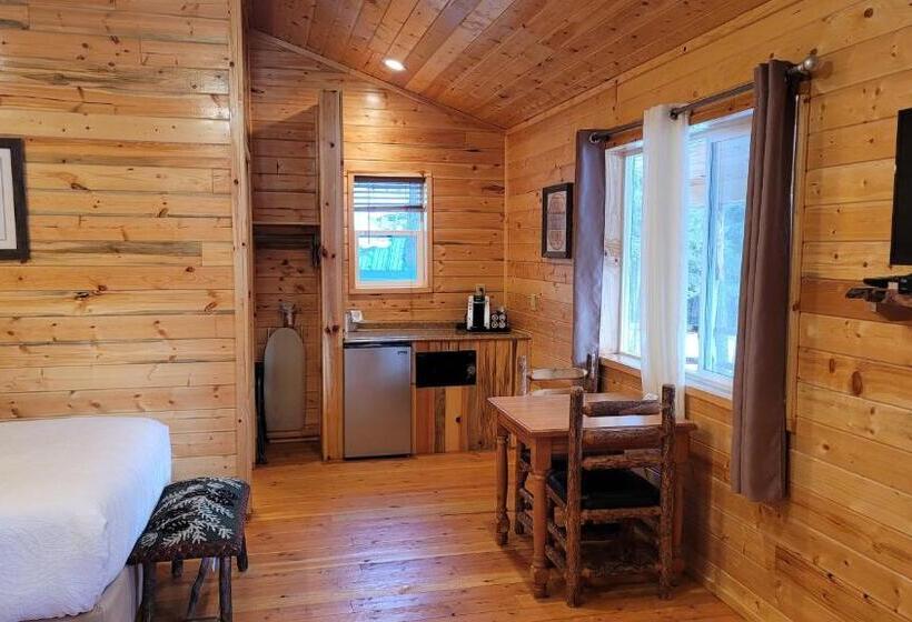 Номер Superior Кровать Кинг, Riverfront Motel & Cabins