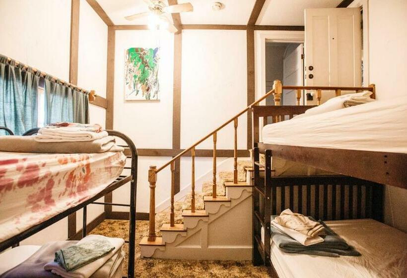 Четырехместный Номер Стандарт, The Hostel California