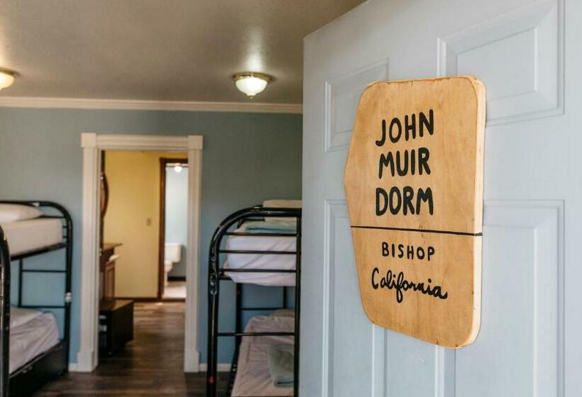 Кровать в Общей Комнате, The Hostel California