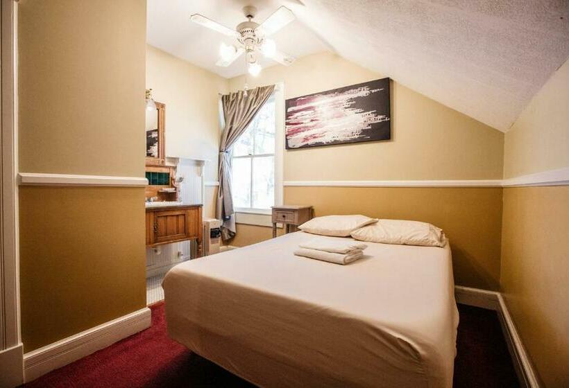 Номер Стандарт, The Hostel California