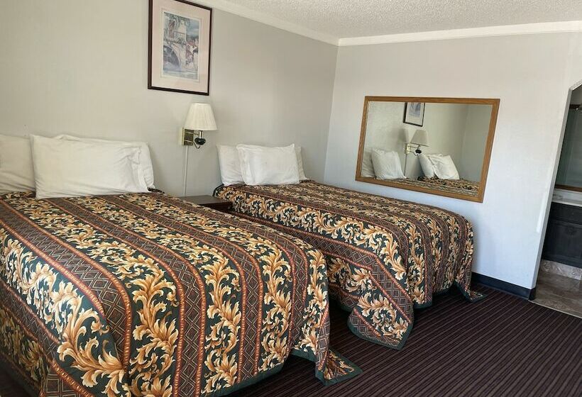 Номер Стандарт 2 Двуспальные Кровати, American Inn Motel
