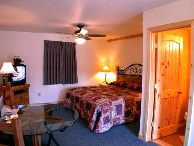 Стандартный Номер Кровать Кинг, Canyon Motel Near Rocky Mountain National Park