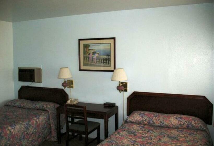 Номер Стандарт 2 Двуспальные Кровати, Golden West Motel