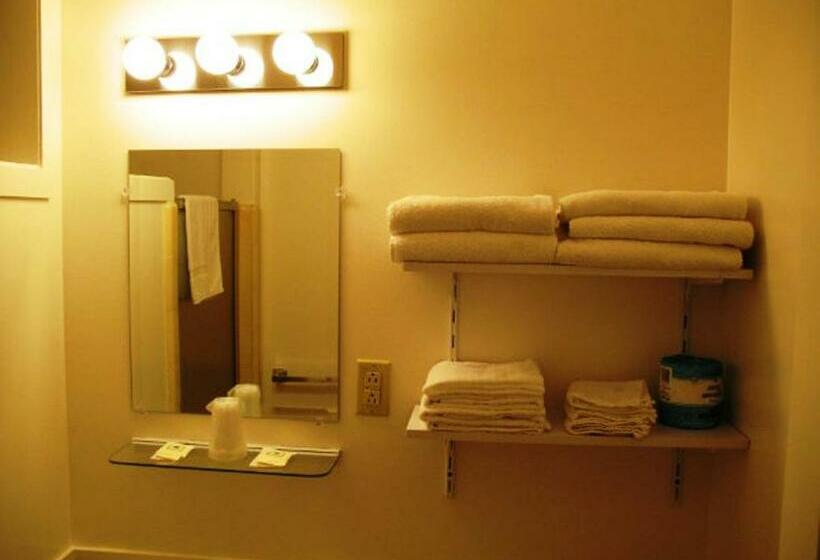 Номер Стандарт 2 Двуспальные Кровати, Golden West Motel