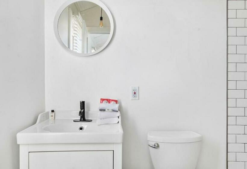Студия Стандарт, Breakers Montauk