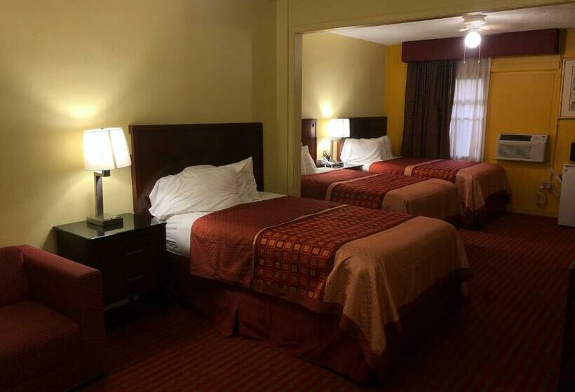 Номер Стандарт Трехместный, Ellijay Inn   Downtown Ellijay