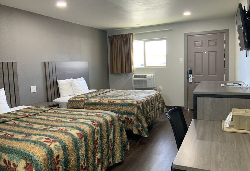 带2个双人床的标准工作室, Value Lodge