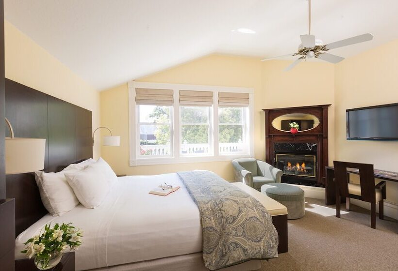 디럭스 룸 킹사이즈 침대, Healdsburg Inn On The Plaza, A Four Sisters Inn