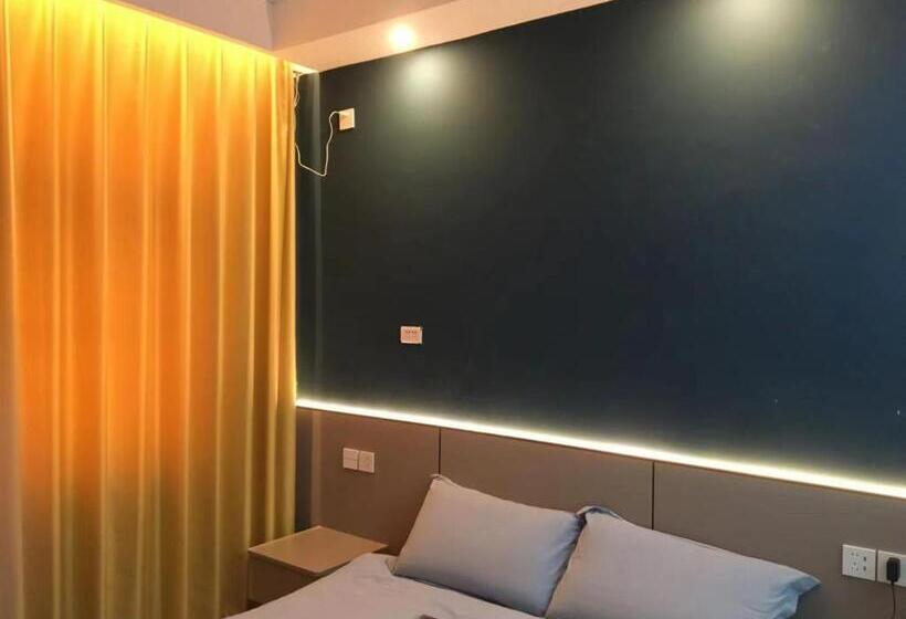 Номер Стандарт, Hongmen Hostel