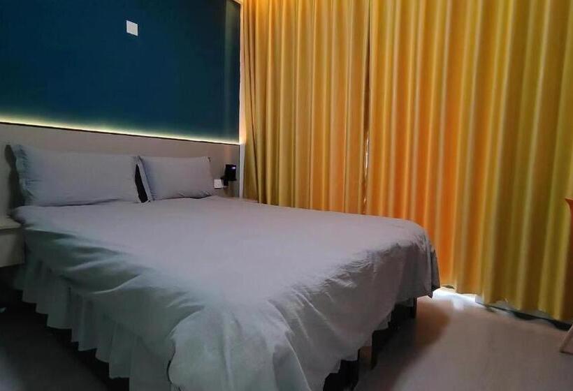 Номер Стандарт, Hongmen Hostel