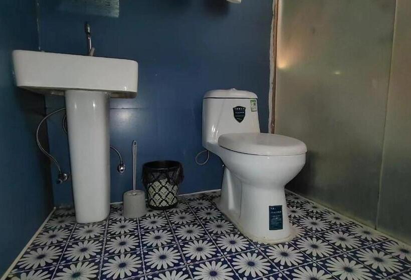 Номер Стандарт, Hongmen Hostel