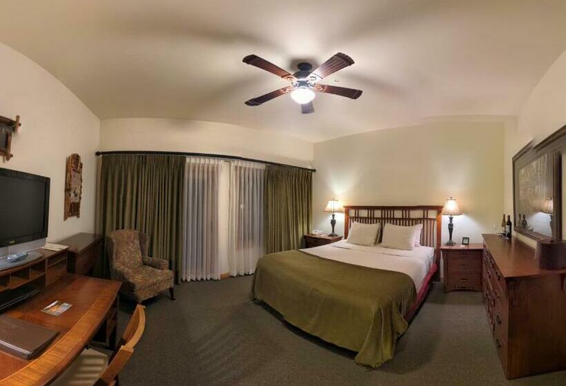 스탠다드 스튜디오, Lodge At Sandpoint