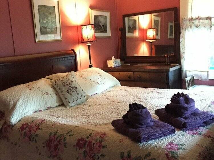 اتاق راحتی, Maureen S Bed & Breakfast