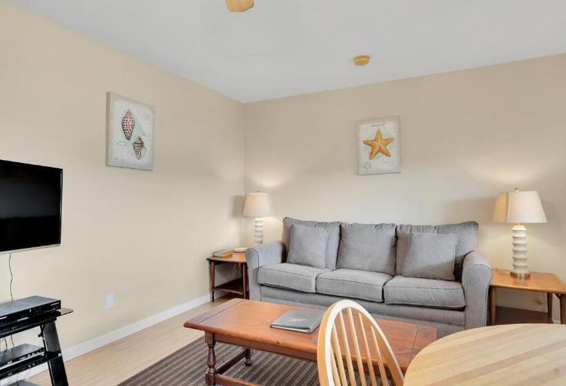 Апартаменты 1 Спальня Нижний Этаж, Montauk Oceanside Suites