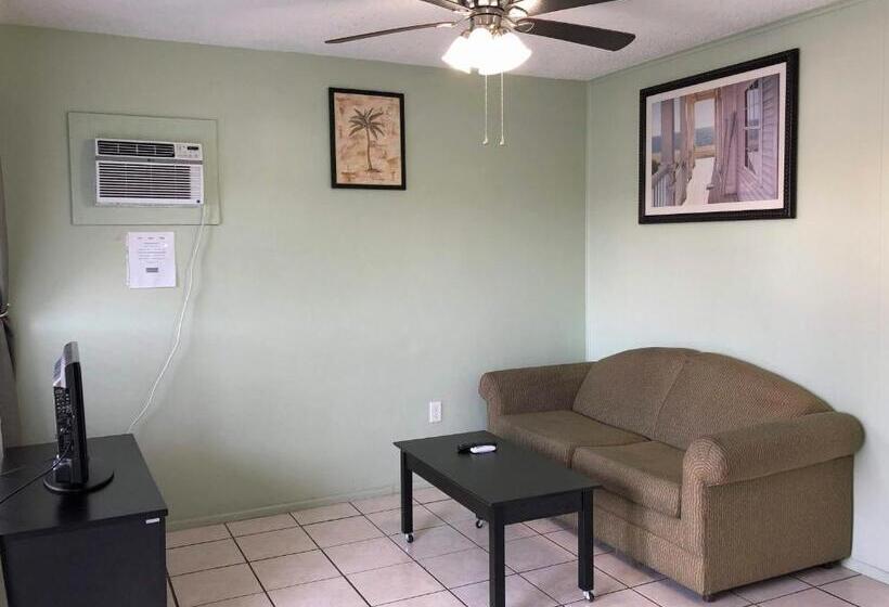 带双人大床的行政管理套房, Sunshine Inn & Suites Venice, Florida