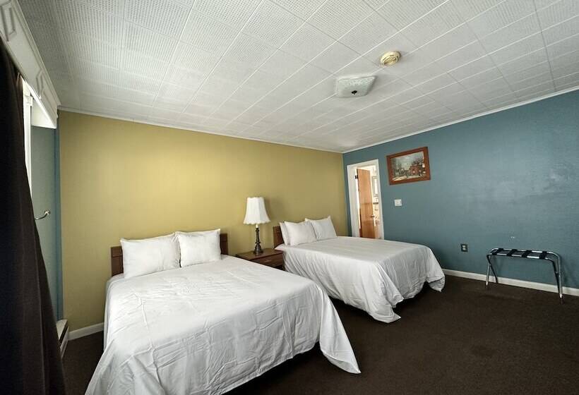 Номер Стандарт 2 Двуспальные Кровати, The Colonial Inn & Creamery