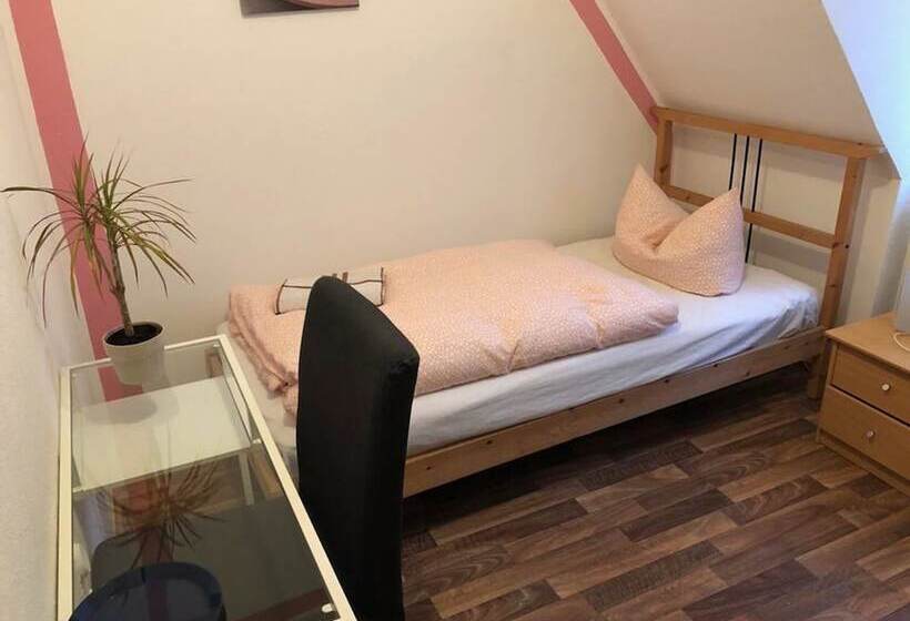 اتاق استاندارد یک نفره, Hostel Nuremberg