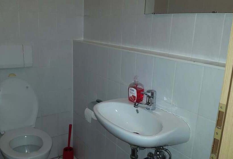 اتاق استاندارد یک نفره, Hostel Nuremberg