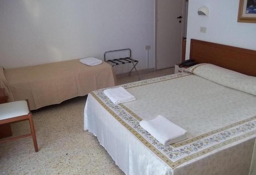 Номер Стандарт Трехместный, Italia