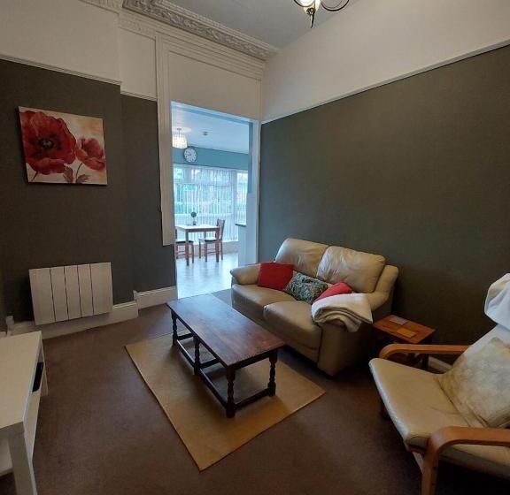 Апартаменты 1 Спальня, Abbey View Holiday Flats