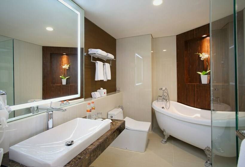 Suite Junior, Grandhika Hotel Semarang