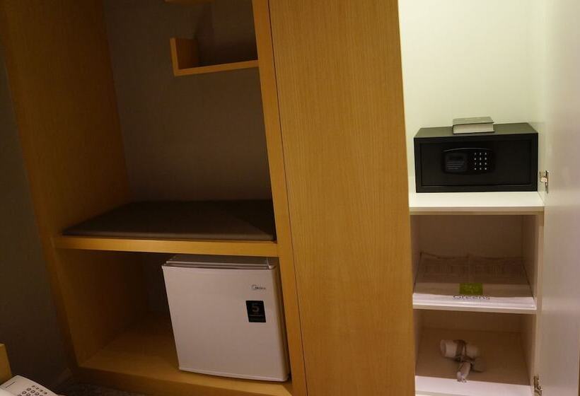 디럭스 룸, Greens Hotel & Suites