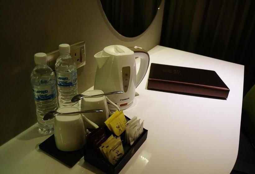 חדר דלוקס, Greens Hotel & Suites
