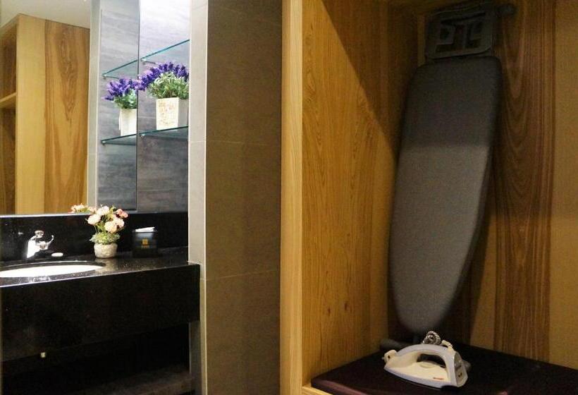 סוויטה, Greens Hotel & Suites