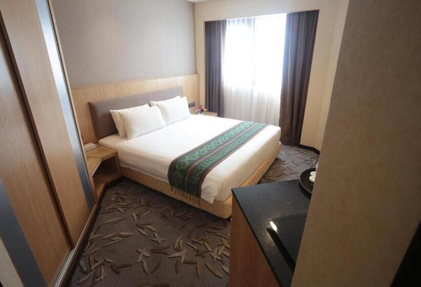 Номер Superior Кровать Кинг, Imperial Riverbank Hotel Kuching