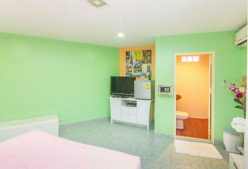 标准间, Aree's House