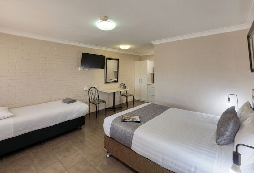 اتاق اجرایی, Country Leisure Motor Inn