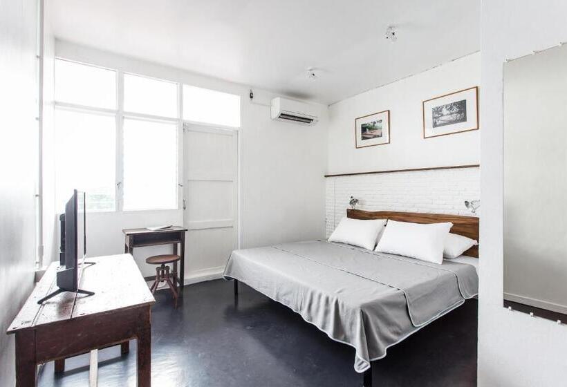 バルコニー付きスタンダードルーム, Stockhome Hostel Ayutthaya