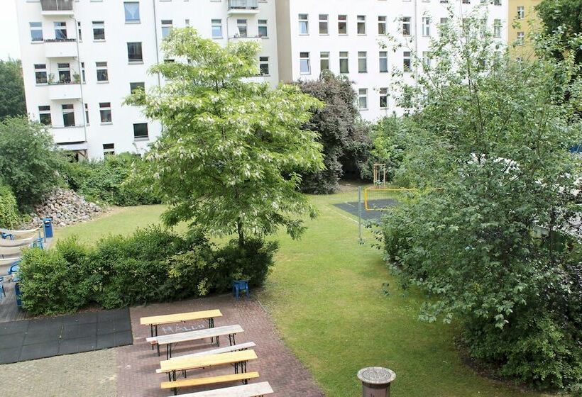 اتاق خانوادگی, a&o Berlin Friedrichshain