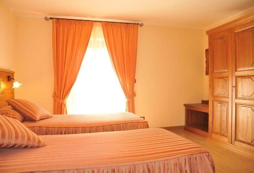 غرفة قياسية مزوَّدة بشُرفة, Affittacamere Les Noyers