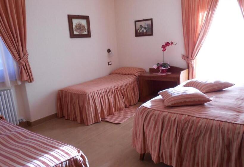 غرفة عائلية كلاسيكية, Affittacamere Les Noyers