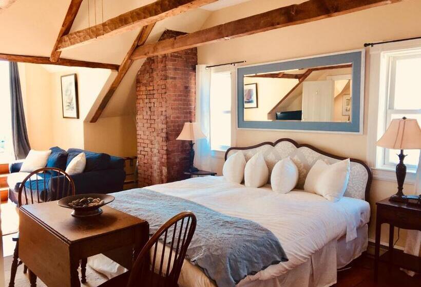 キングサイズベッドのデラックススイート, Treadwell Inn