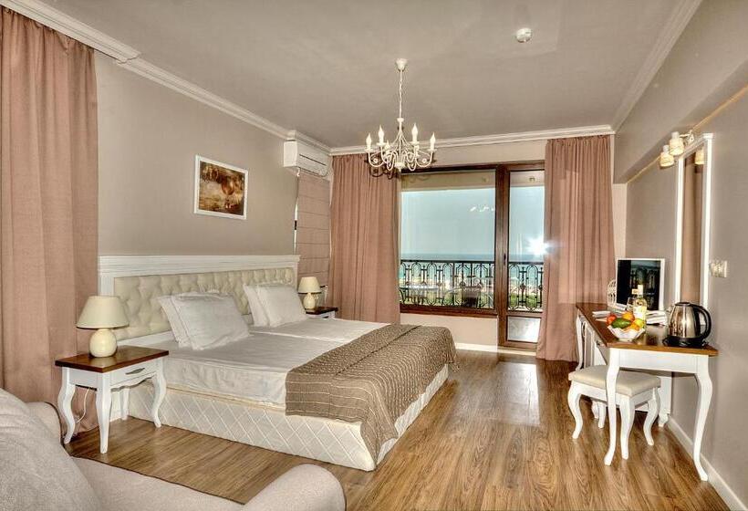 Номер Стандарт с Балконом, Sunny Castle Hotel   All Inclusive And Free Parking